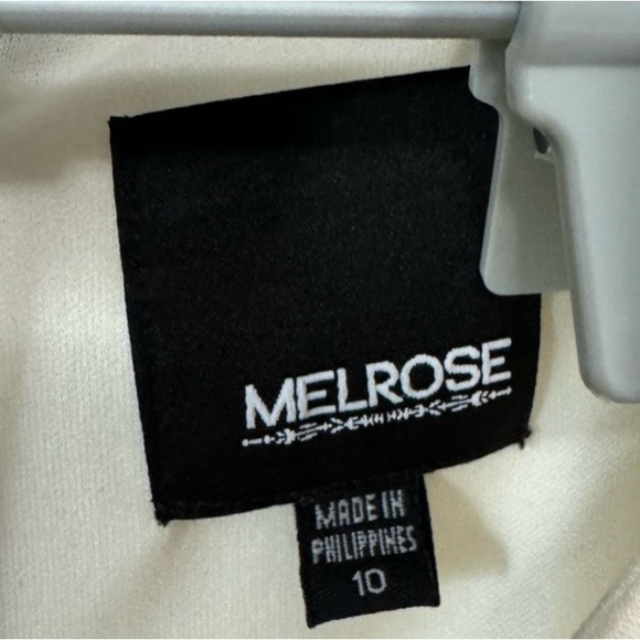 Elegant Cream and Black Dress - Picture 5 of 8